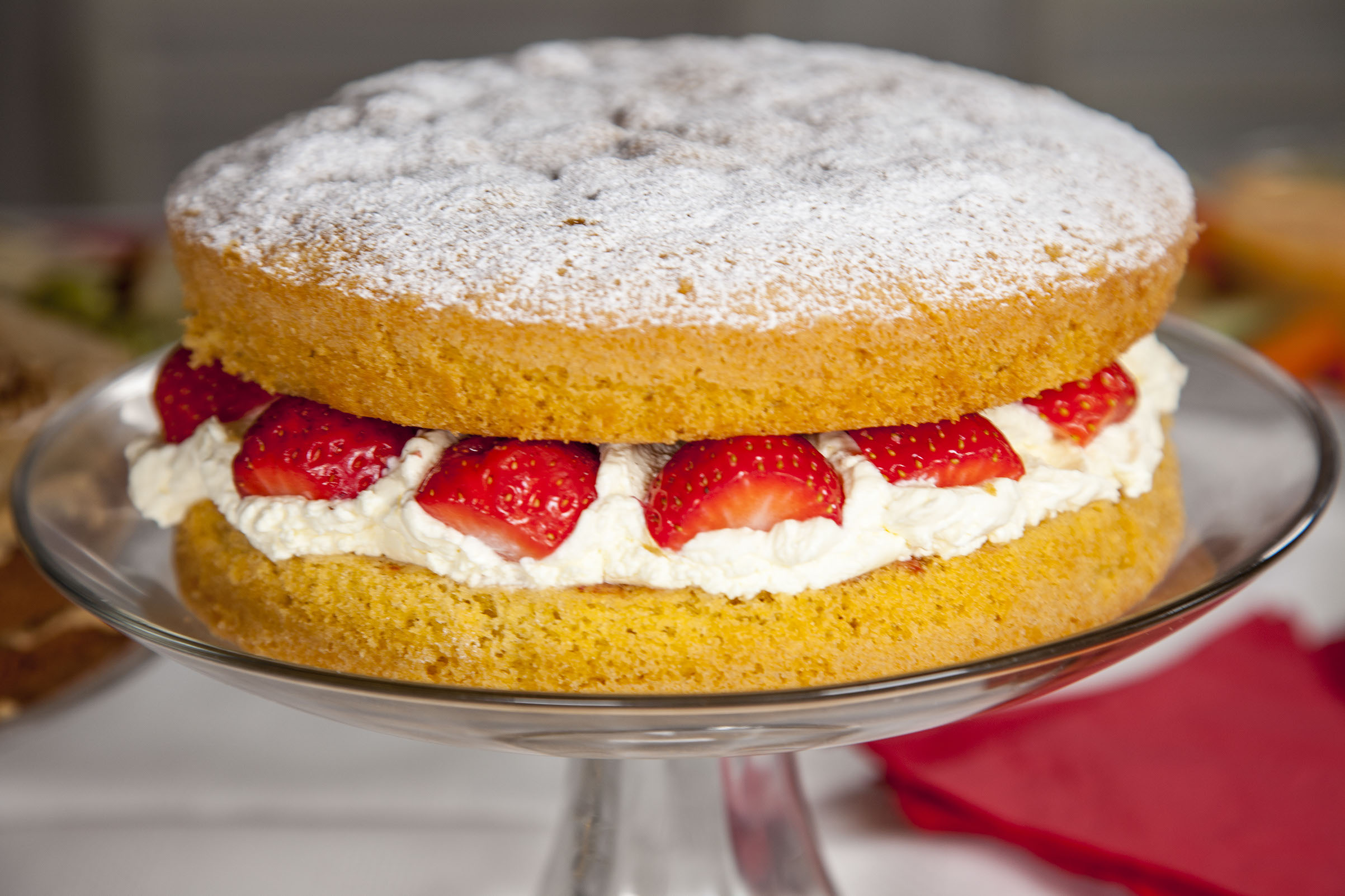 Victoria sponge cake with strawberries